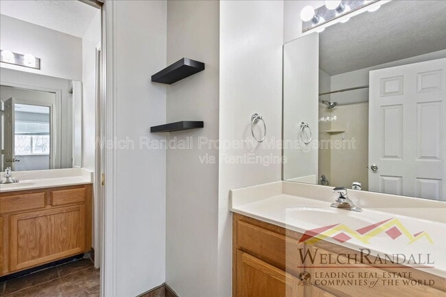 Building Photo - 460 E 475 N