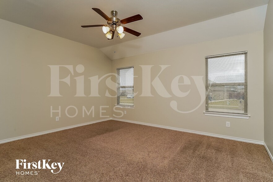 Building Photo - 615 Hearthstone Dr