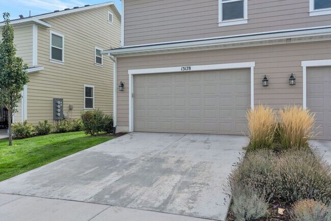 Building Photo - Beautiful Row End Townhouse w 2 car attached