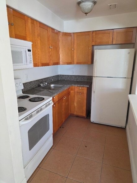 Building Photo - 3640 NE 1st Ave.