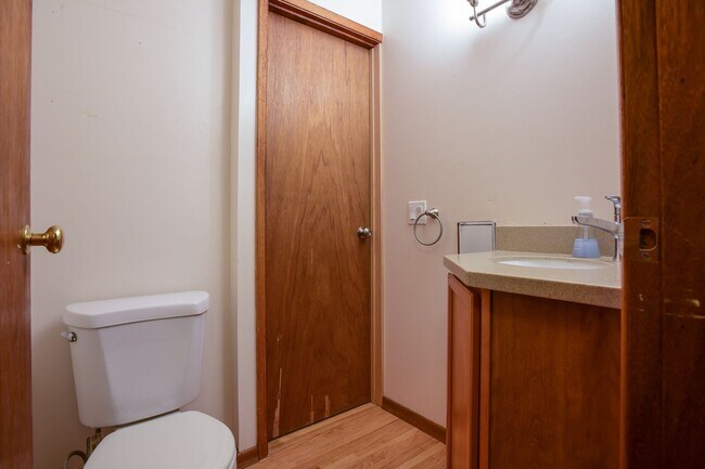 Building Photo - Beautiful 4 bedroom plus office home in Ballard