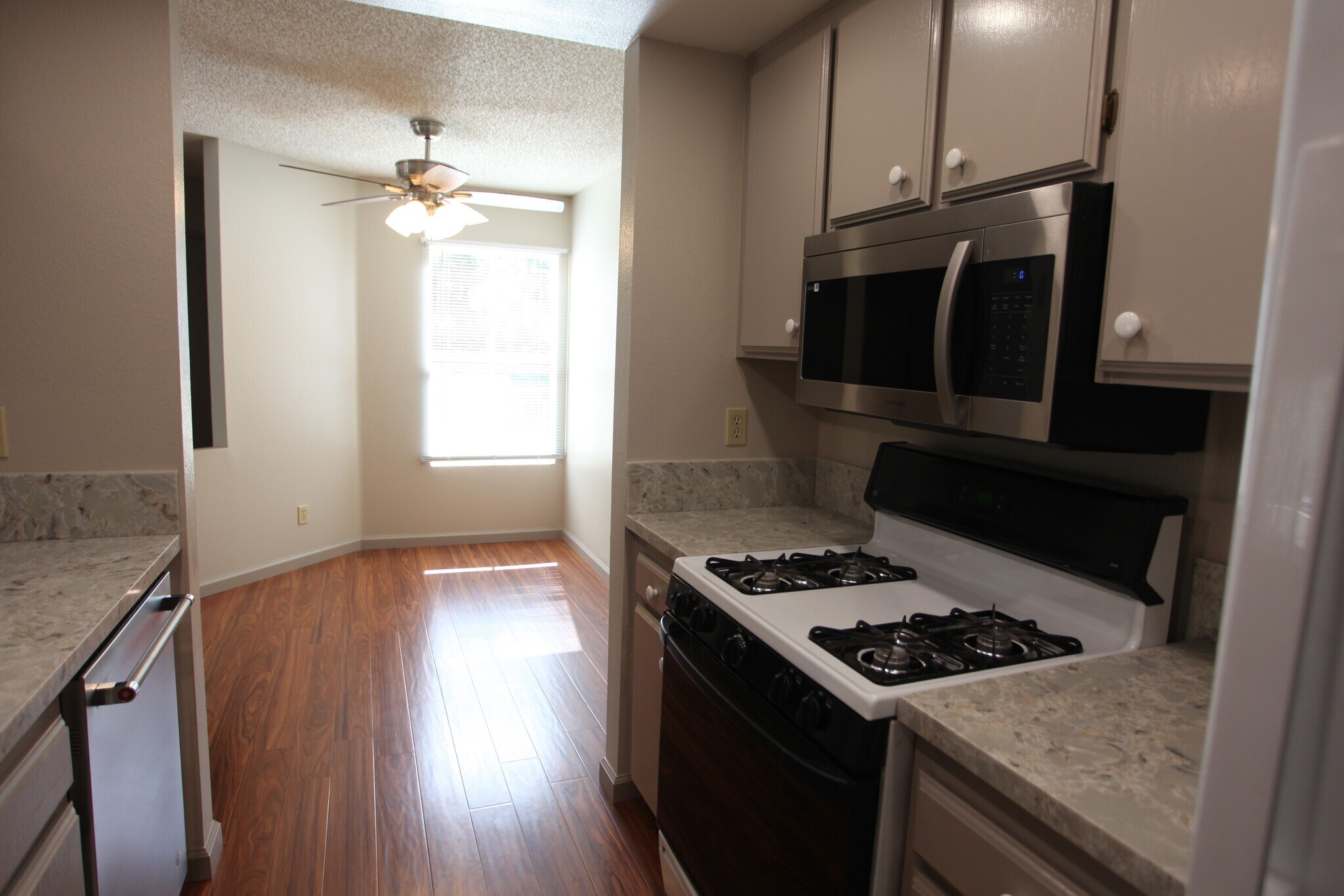 Kitchen to Dining - 2001 Lakeridge Cir