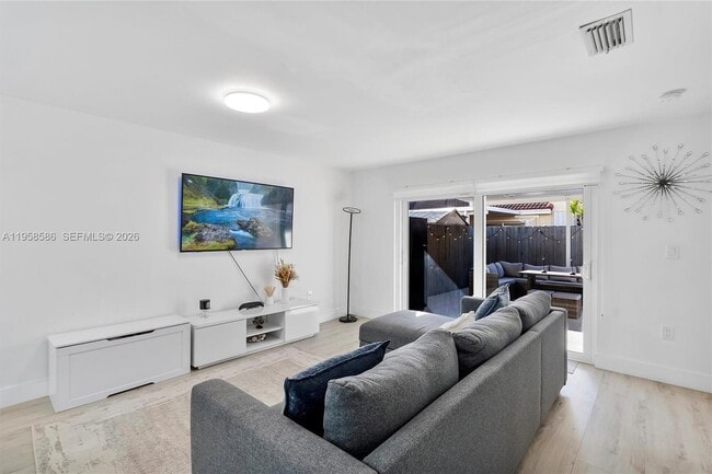 Building Photo - 342 NW 114th Ave