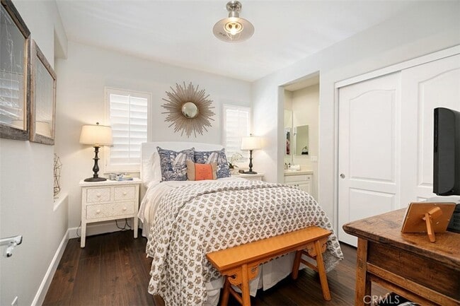 Building Photo - 27 Via Monarca St