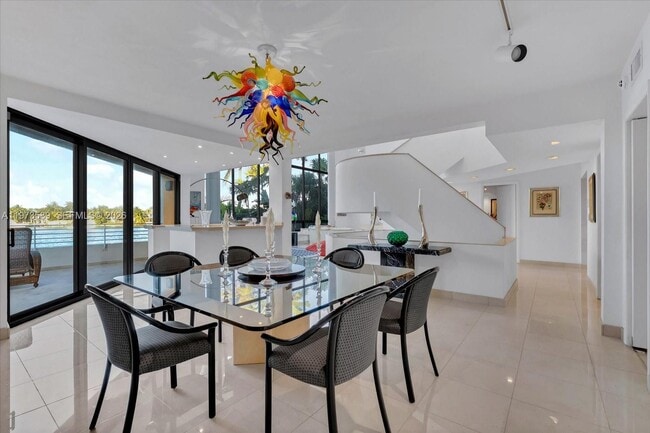 Building Photo - 279 N Hibiscus Dr