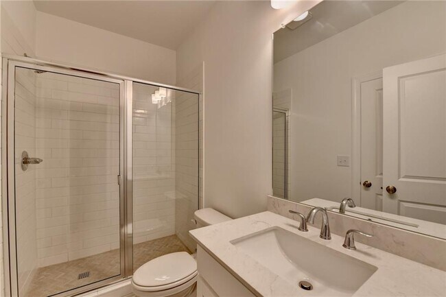 Building Photo - 5428 Howington Ct