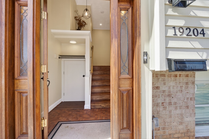 Building Photo - 19204 Saint Johnsbury Ln