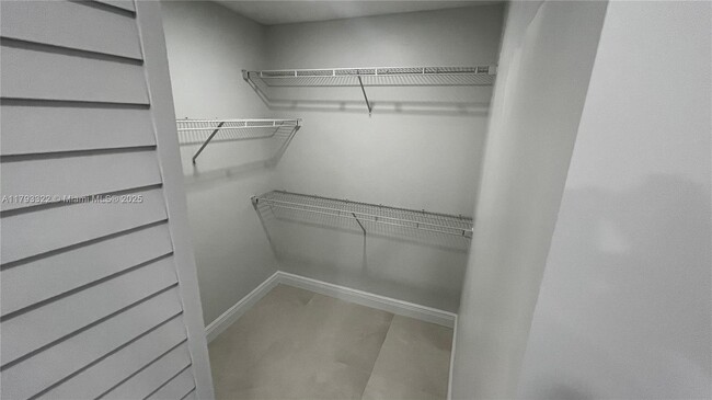 Building Photo - 1428 Majesty Terrace