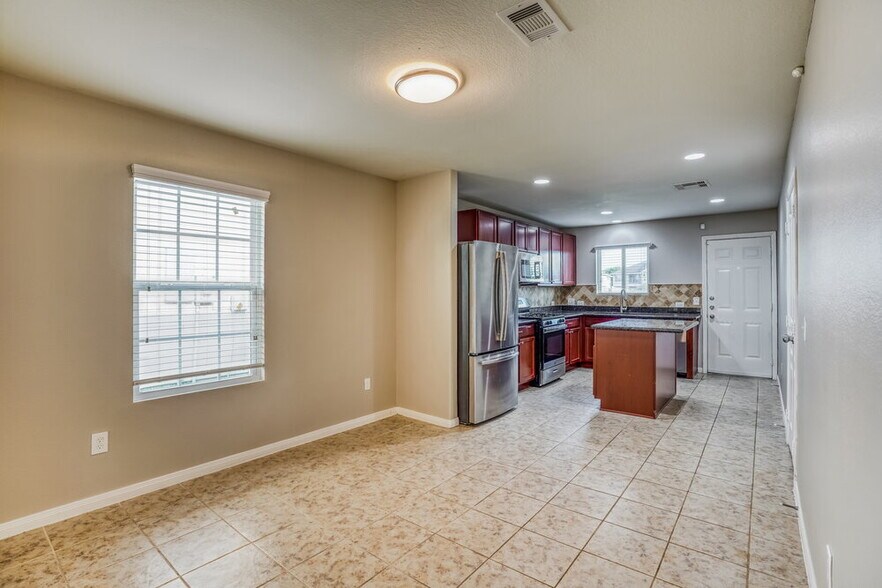 Building Photo - 6450 Dayridge Ln