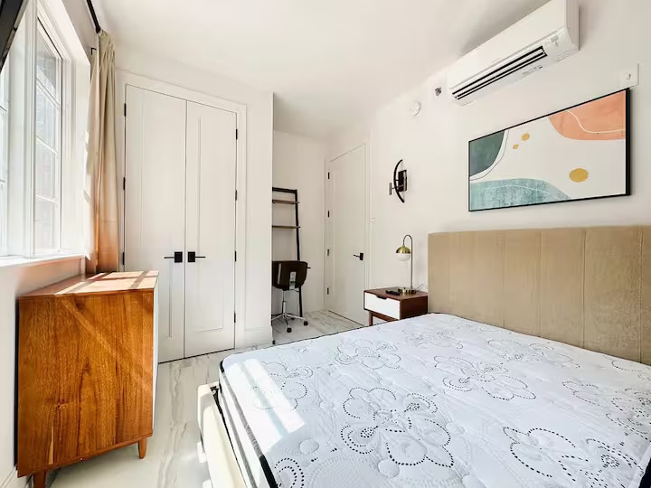 Primary Photo - Furnished room/NOT APARTMENT