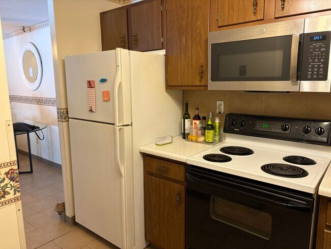 Building Photo - 467 High St