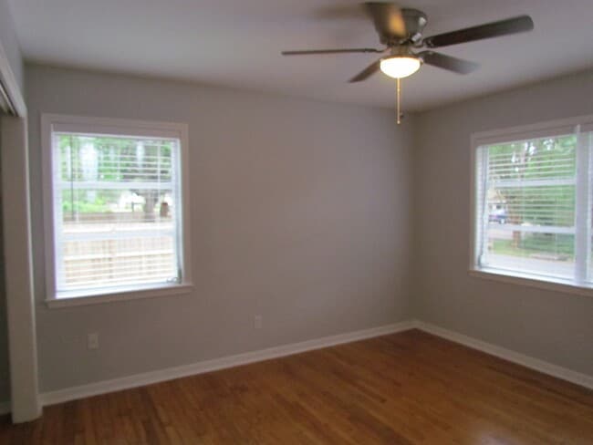 Building Photo - 2054 Emogene St