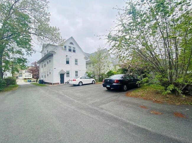 Building Photo - 110 Norwood Ave
