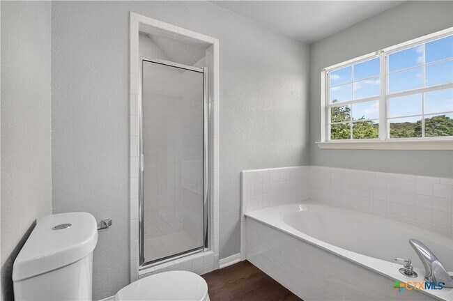 Building Photo - 1810 Mesa Oaks Cir
