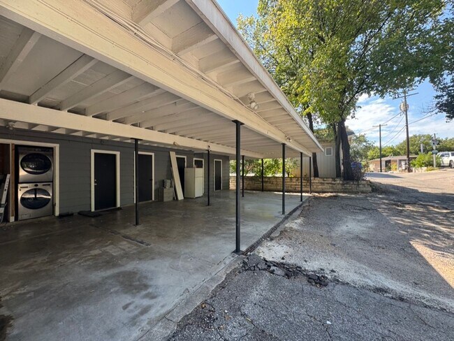 Building Photo - 3304 Tom Green St