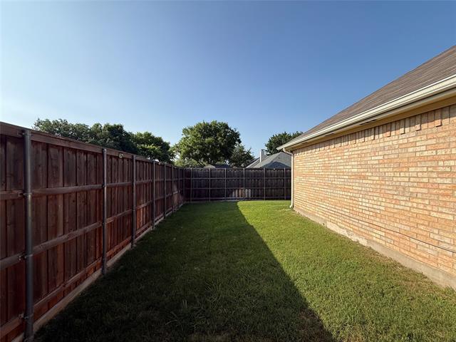 Building Photo - 1221 Hillcrest Dr