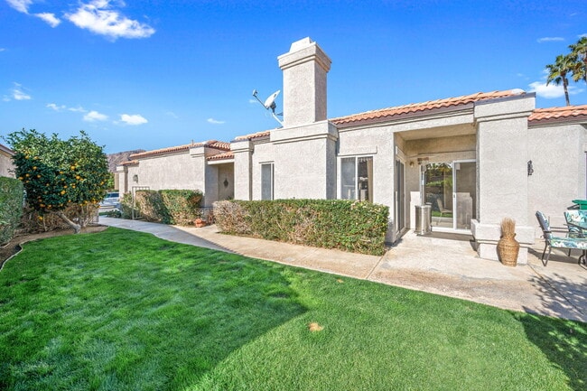 Building Photo - 48125 Vía Hermosa