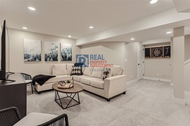 Building Photo - 8375 Holman St