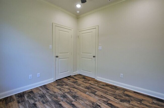Building Photo - 3/2/2 in Whitehouse ISD!!