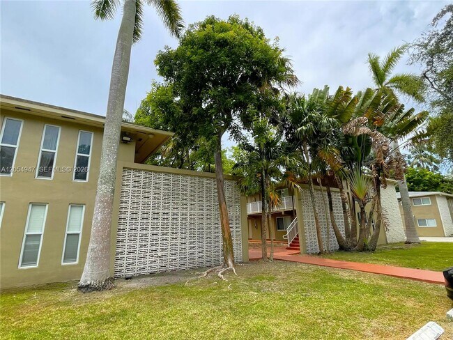 Building Photo - 6310 SW 79th St