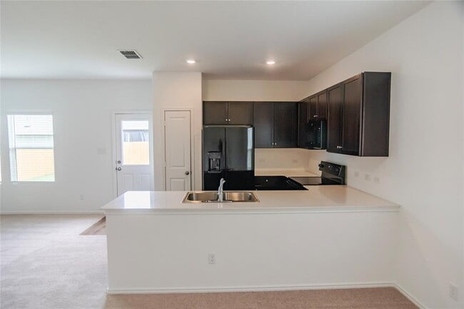 Building Photo - 112 Dollars Dr