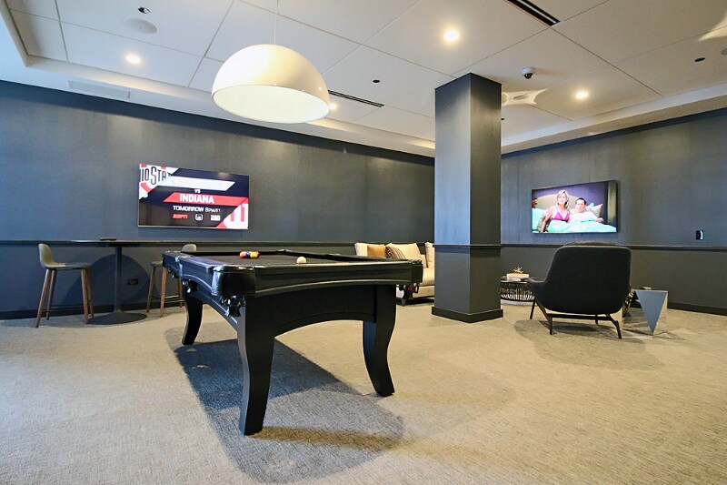 Building Photo - 632 N Wells St