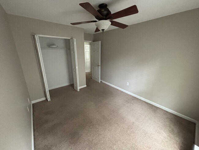 Building Photo - 3 Bedroom, 2.5 Bath Home