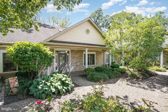 Building Photo - 163 High Pointe Dr