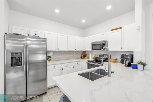 Building Photo - 18401 NW 89th Ct