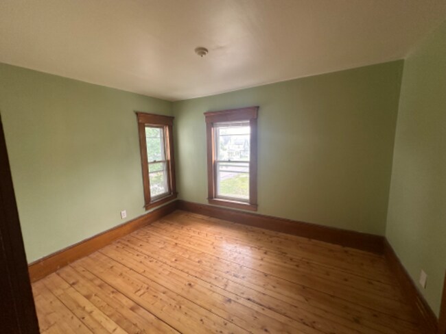 Building Photo - 56 Laurel St