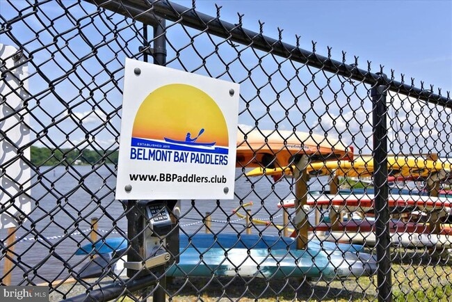 Building Photo - 981 Herons Run Ln