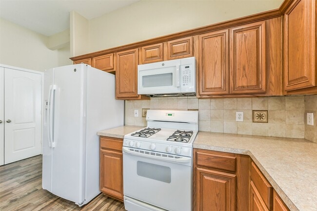 Building Photo - 9127 Willow Crossing Dr