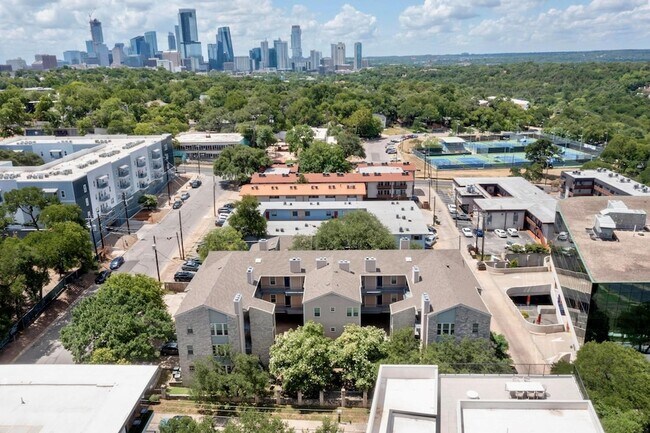 Building Photo - 2414 Longview St