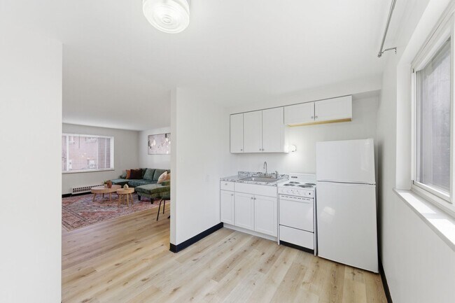 Building Photo - 298 Lumar Dr