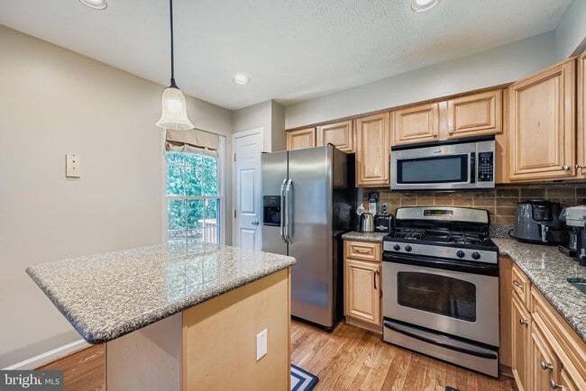Building Photo - 708 Pine Drift Dr