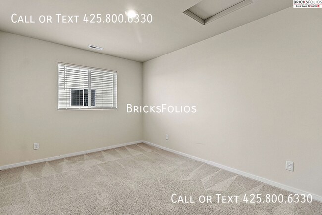 Building Photo - Your Dream Home Awaits in Puyallup – Bonus Offer Included!