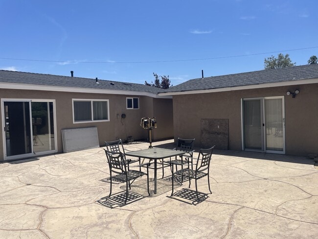 Building Photo - 2307 Cordero Ave