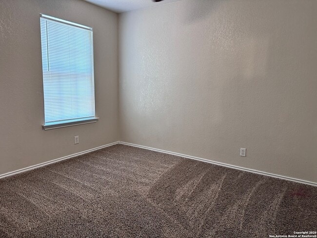 Building Photo - 139 Arrow Oaks