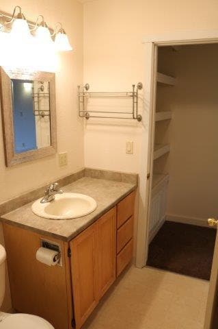 Building Photo - Near Sequoia Zoo and Park, Cozy 2/1 with l...