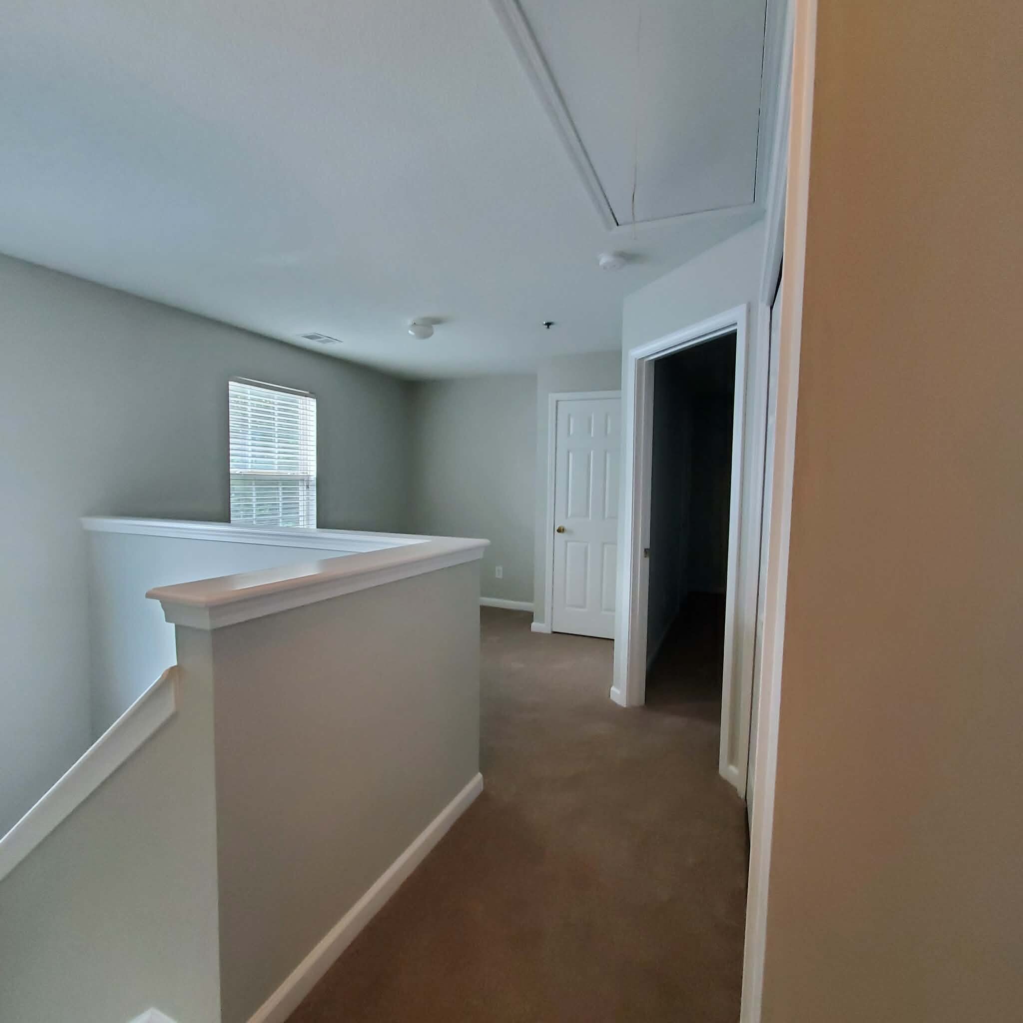 Building Photo - 300 Cottonwood Creek Cir