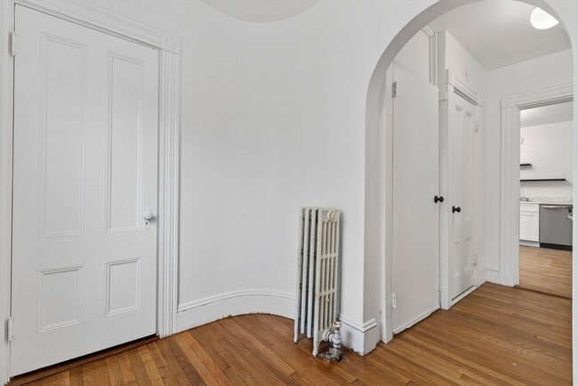 Building Photo - 166 Elliot St