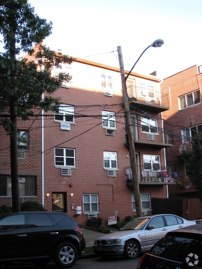7108 162nd St 7108 162nd St Flushing NY 11365 Apartment Finder