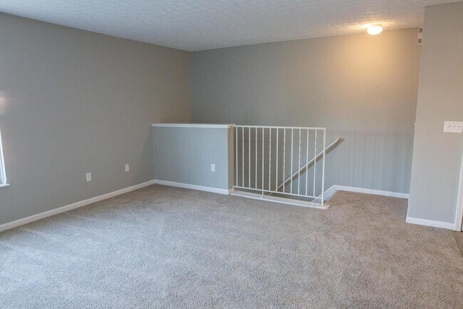 Building Photo - 5516 Cedar Springs