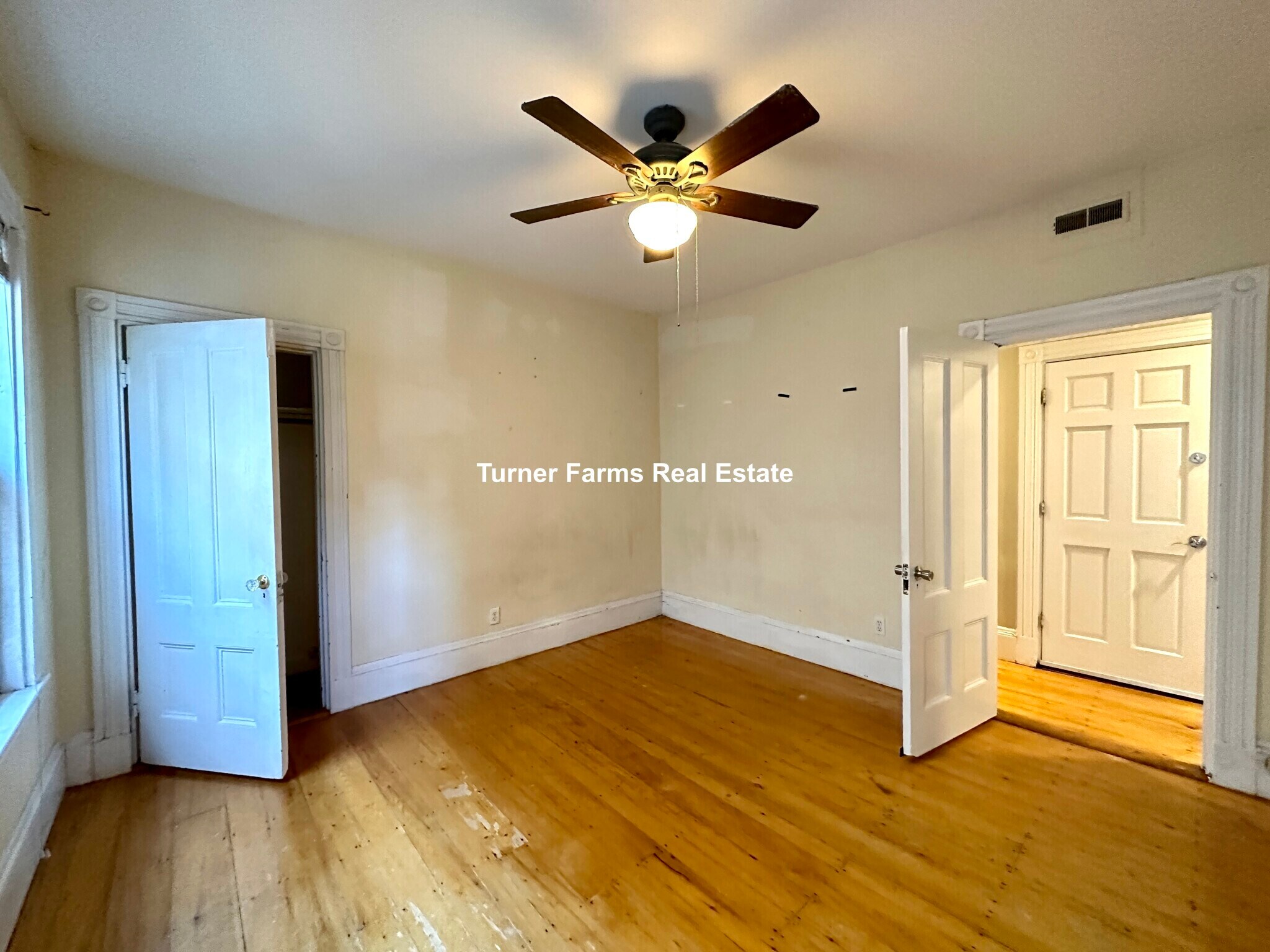 Building Photo - 5 Sachem St