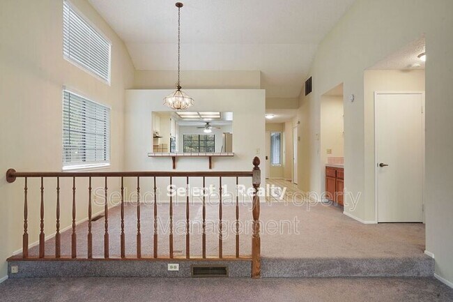 Building Photo - 546 La Corso Dr