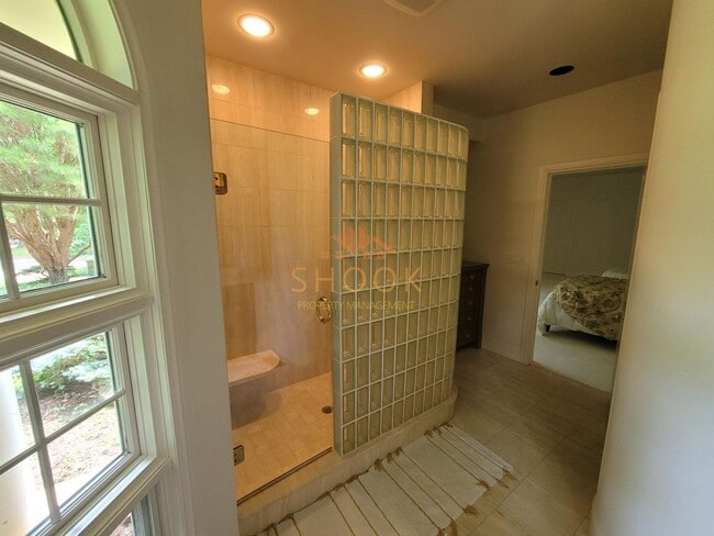 Building Photo - STUNNING LUXURY HOME - EVERYTHING YOU NEED - SHORT-TERM AND FURNISHED OPTIONS AVAILABLE