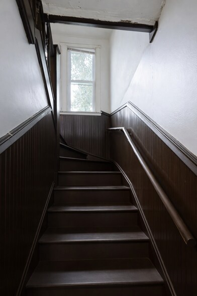 Building Photo - 1212 Como Ave SE