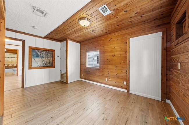 Building Photo - 301 Tatum Rd