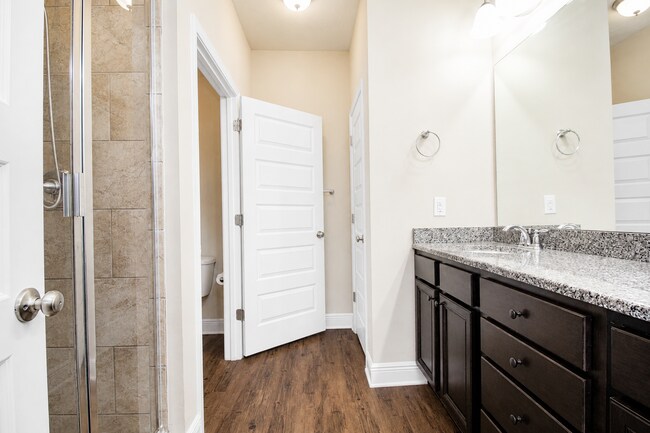Building Photo - Spacious Pace Home Featuring 4 Bedrooms, 3.5 Baths, Two Living Areas & First-Floor Primary Suite ...