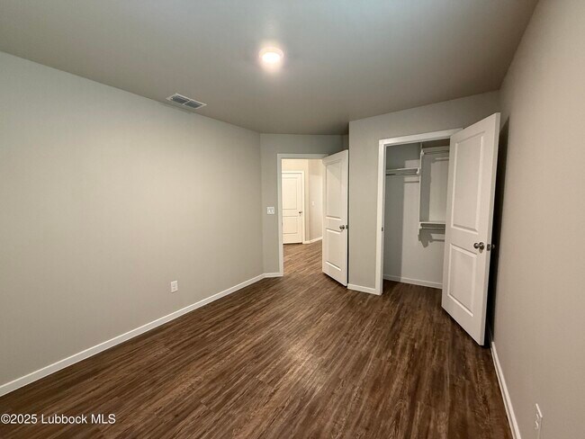 Building Photo - 2110 Kokomo Ave